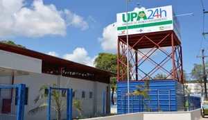 Homem sofre atentado em bar e corre para dentro da UPA