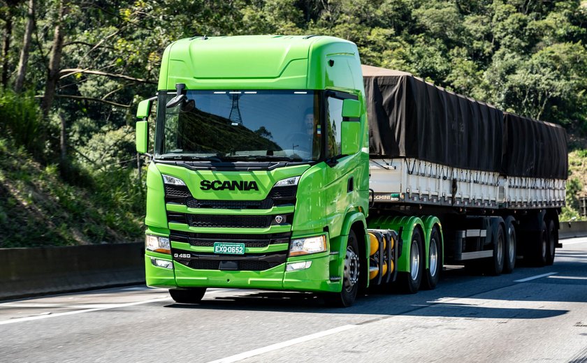 Algás e Scania realizam evento para apresentar caminhões movidos a GNV em Maceió
