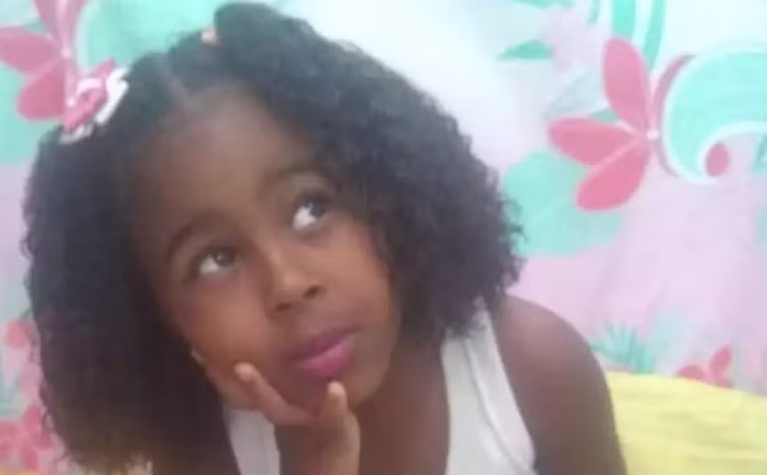 Menina de 10 anos é morta após carro onde estava com o pai ser alvo de tiros em Belford Roxo; suspeito é preso