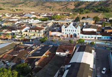 Homem ameaça familiares com facão durante surto em Maribondo