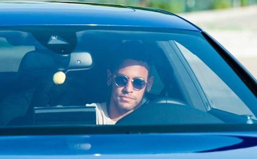 Empresário de Neymar confirma data de apresentação no PSG