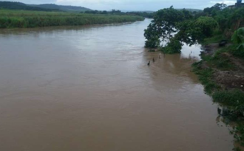 Corpo de Bombeiros retoma buscas por homem desaparecido no Rio Mundaú há um dia