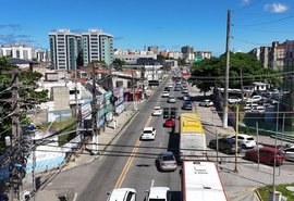 DMTT implanta faixa reversível na Avenida Gustavo Paiva para melhorar trânsito rumo ao Litoral Norte