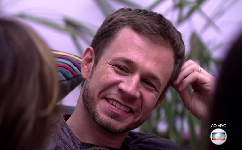 'BBB17': Tiago Leifert tem atitude inédita e comanda reality de dentro da casa