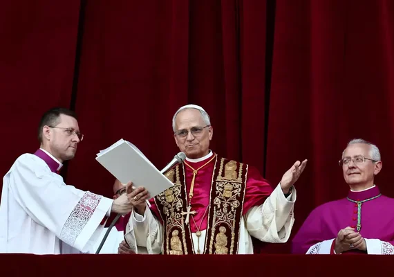 Papa Leão XIV pede que Igreja ilumine 'noites escuras do mundo”