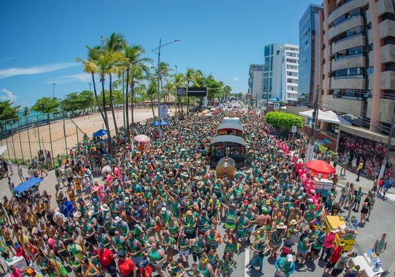 Jaraguá Folia e Banho de Mar à Fantasia agitam o fim de semana de Maceió