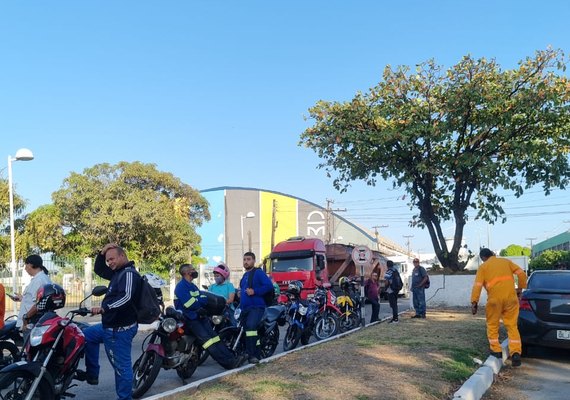 Trabalhadores fecham Porto de Maceió para reivindicar reajuste salarial