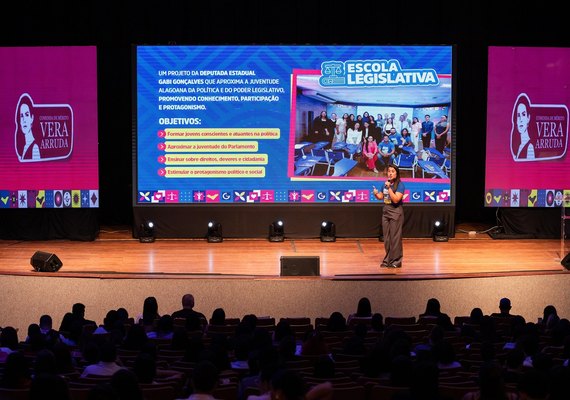 Deputada Gabi Gonçalves destaca políticas públicas para a juventude alagoana durante congresso