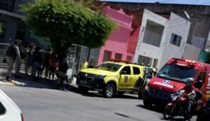 Assaltantes abordam cabo do Corpo de Bombeiros e o atingem com tiro no pescoço