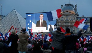 'França estará na 1ª fileira na luta contra o terrorismo', diz Macron em discurso