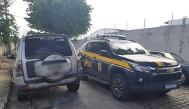 PRF prende duas pessoas e recupera um veículo roubado nas rodovias de Alagoas