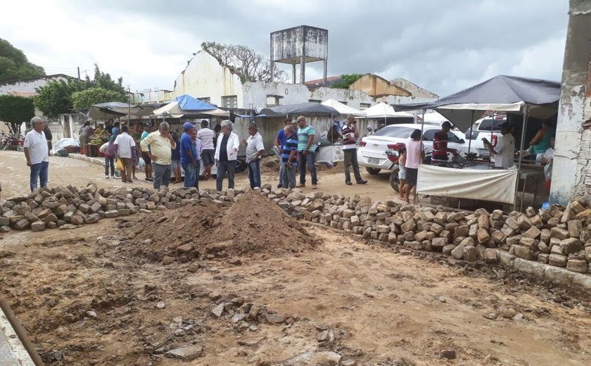 Traipu inicia recuperação de ruas danificadas por causa de obra de rede de abastecimento