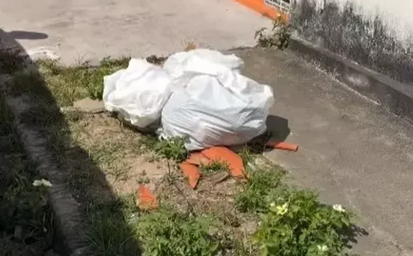 Recém-nascido é encontrado morto dentro de sacola de lixo em Delmiro Gouveia