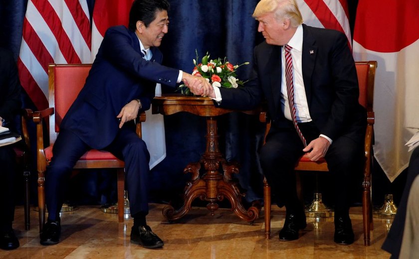 Trump e premiê do Japão concordam em aumentar sanções contra Coreia do Norte