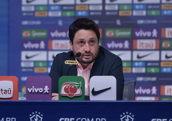 Arthur Elias convoca seleção para últimos amistosos do ano na Europa