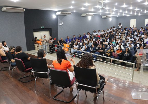 Senac Alagoas promove evento com jovens aprendizes em combate ao abuso e à exploração sexual de crianças e adolescentes