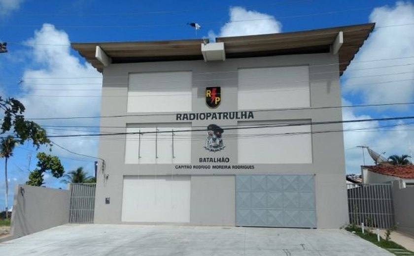 Governo inaugura Batalhão de Radiopatrulha e entrega ambulâncias e tratores