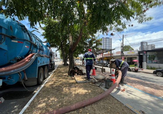 Limpeza de galerias na Amélia Rosa é intensificada após chuvas