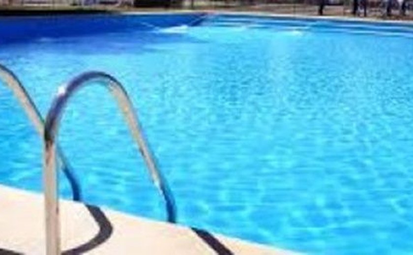 Criança de 7 anos morre afogada em piscina de hotel no Litoral Norte