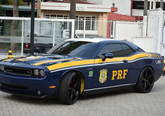 PRF detém dois caminhoneiros por porte de drogas para consumo