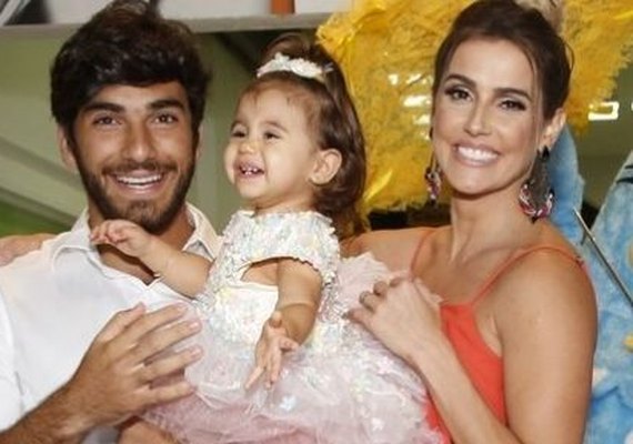 Deborah Secco e Hugo Moura comemoram 1º aniversário da filha, Maria Flor, no Rio