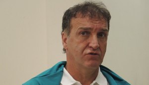 Crefisa se oferece para bancar parte dos salários de Cuca no Palmeiras