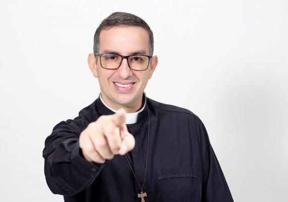 Diácono Rômulo Canuto apresenta show oracional no Teatro Deodoro nesta sexta (14)