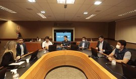 Prefeito JHC assina acordo de cooperação para implantar o app Táxi-Maceió