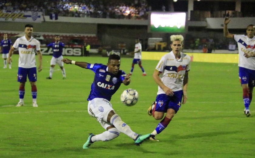 Azulão domina Fortaleza, mas desperdiça chances e fica no empate sem gols
