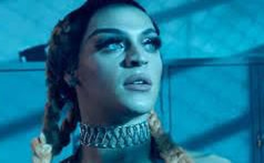 Pabllo Vittar entrou de penetra em festa luxuosa de Luciano Huck com artistas gringos