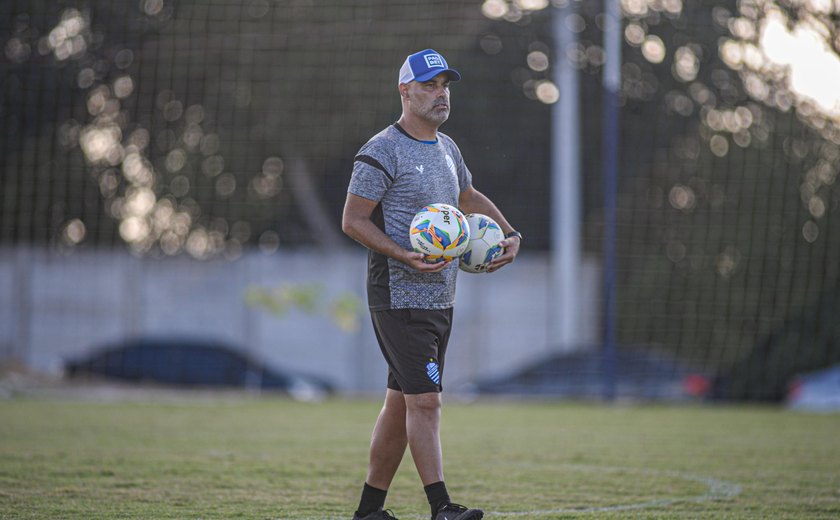 Cristian de Souza relaciona 22 jogadores para CSA enfrentar o Murici pela Copa Alagoas