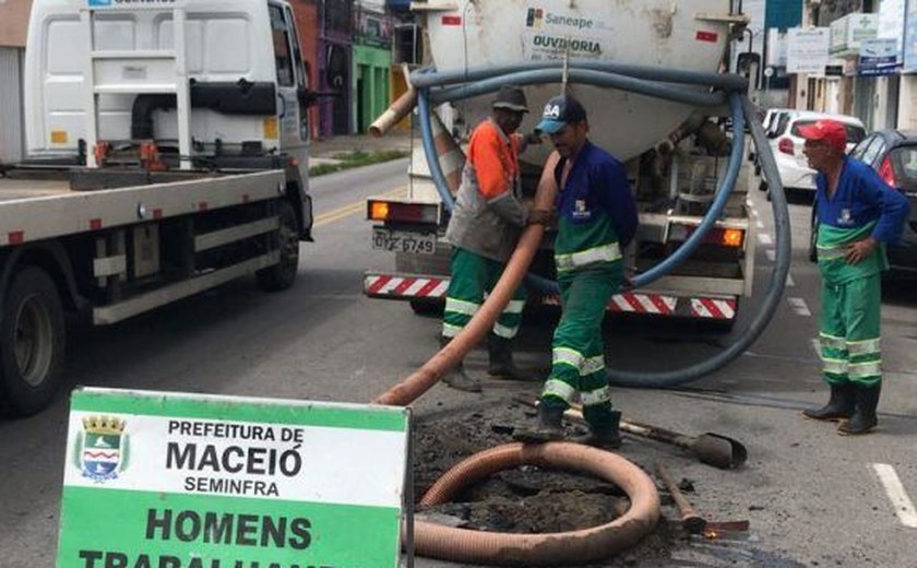 Prefeitura de Maceió realiza manutenção em galerias de água pluvial
