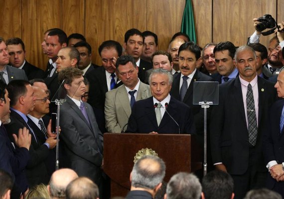 Um ano depois, consórcio do impeachment caminha para banco dos réus