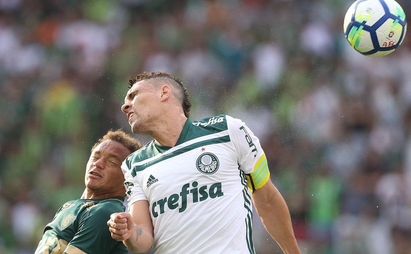 Com reservas, Palmeiras perde pênalti e empata em BH na volta de Felipão