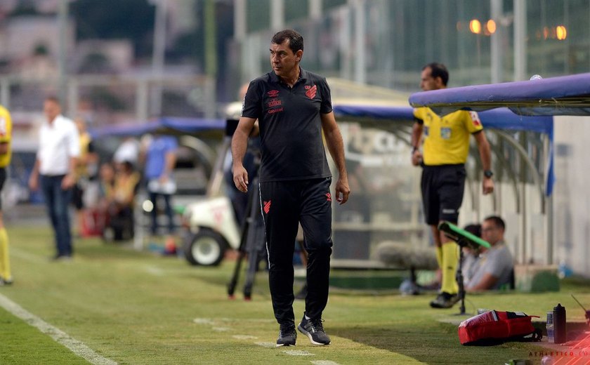 Fábio Carille é demitido horas após goleada sofrido pelo Athletico na Bolívia