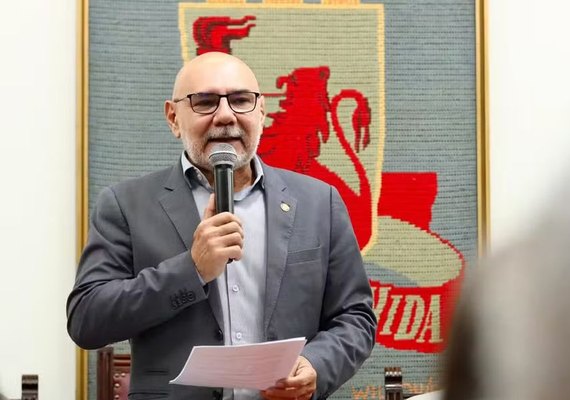 Reitor da UFPE estima prejuízo de incêndio em cerca de R$ 100 milhões