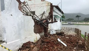 Estrutura de imóvel desaba em Palmeira dos Índios, mas ninguém fica ferido