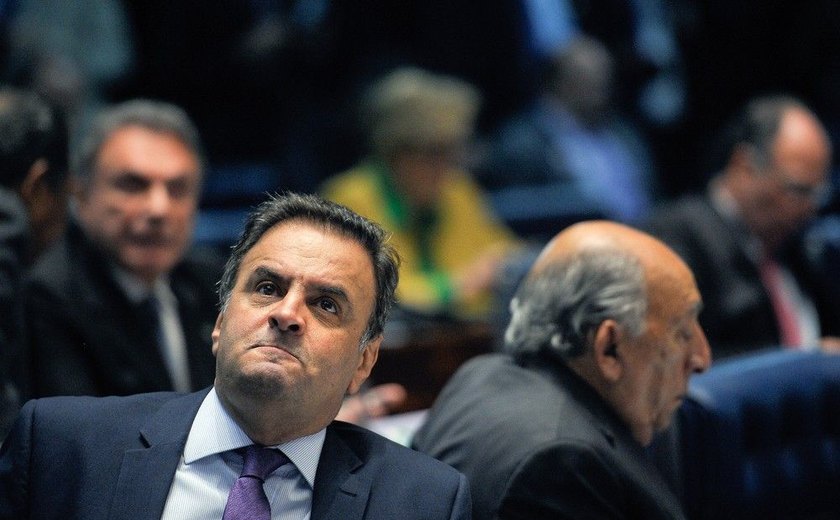 PT pede ao Conselho de Ética abertura de processo para cassar mandato de Aécio