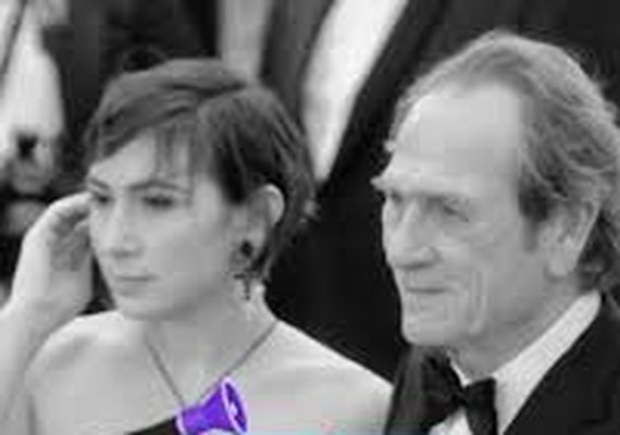 Filha do ator Tommy Lee Jones é encontrada morta em hotel