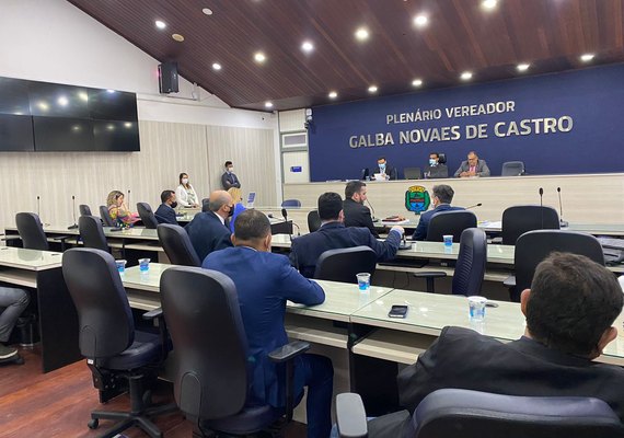 Lei obriga mulher a ver imagem de feto antes de aborto legal em Maceió