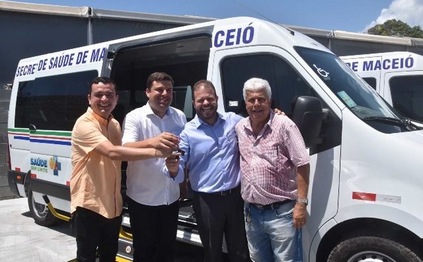 Prefeitura de Maceió entrega 20 veículos para a Saúde