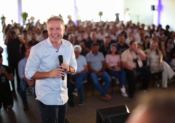 Renan Filho destaca avanço da ponte de Penedo e prevê mudança econômica no Sul de Alagoas