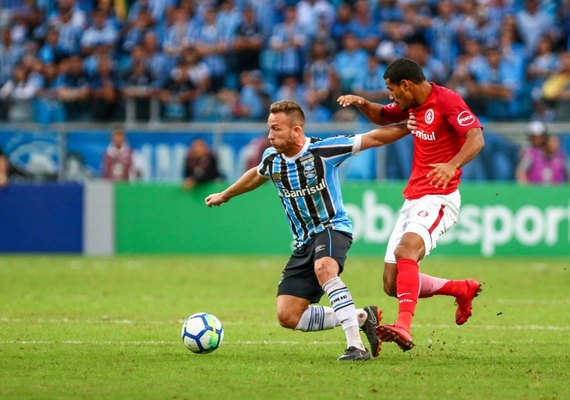 Grêmio empata com Internacional e dorme na vice-liderança do Brasileiro