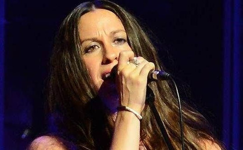 Casa de Alanis Morissette é assaltada e cerca de US$ 2 milhões em joias são levados