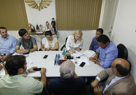 Prefeitura de Palmeira dos Índios lança edital com 141 vagas para a Saúde