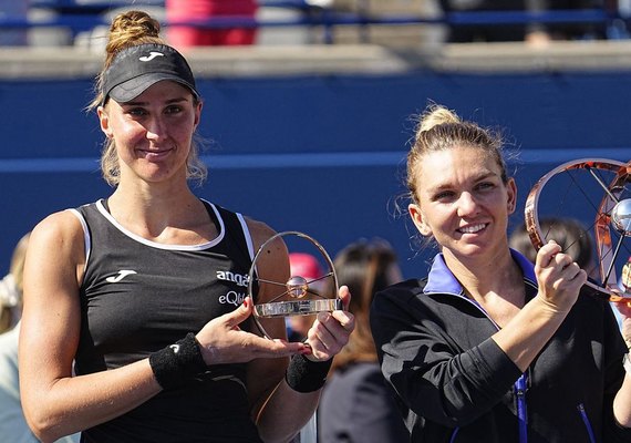 Bia Haddad perde para Simona Halep e é vice no WTA 1000 de Toronto