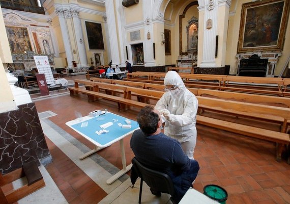 Ômicron deve infectar mais da metade da Europa em até 8 semanas