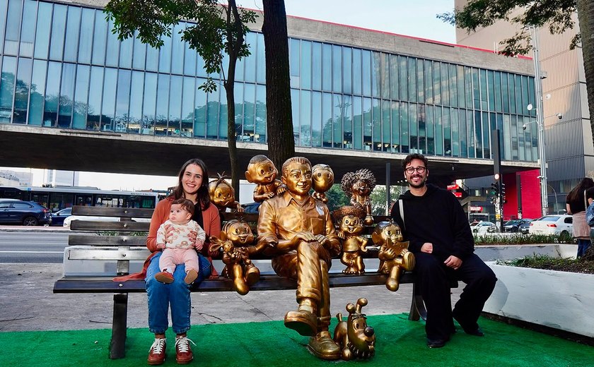 Avenida Paulista inaugura banco de bronze em homenagem aos 90 anos de Mauricio de Sousa
