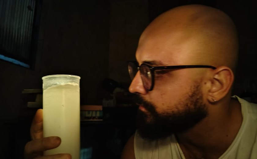 Ensaio aberto: jornalista Jamerson Soares une literatura e teatro em peça solo em Maceió
