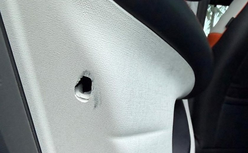 Motorista por aplicativo sofre tentativa de homicídio após recusar corrida de passageiro embriagado em Maceió